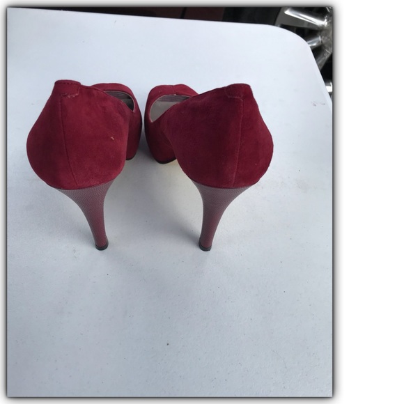 Nine West  Bonfire Medium Red High Heels. - Picture 3 of 5